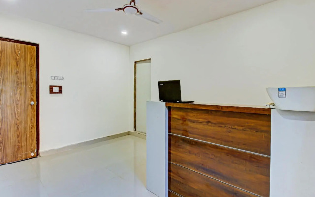 AB7 Residency by OYO Rooms