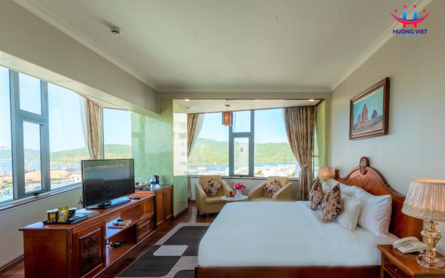 Huong Viet Hotel Quy Nhon - Beachfront