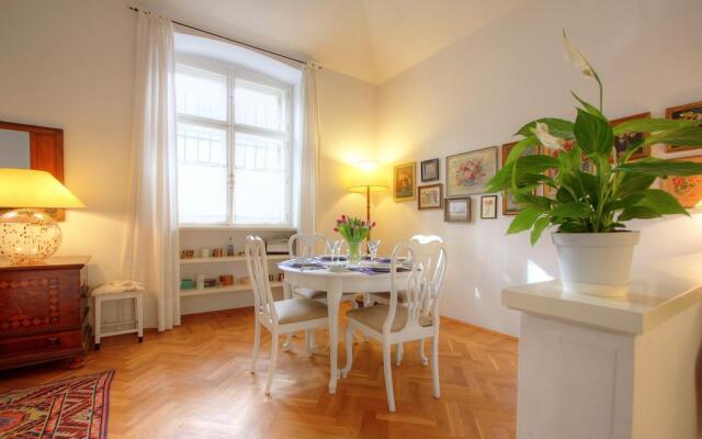 Botanical garden apartment