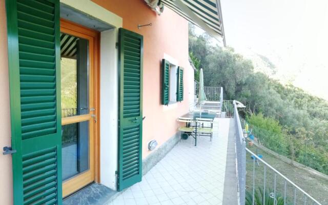 Victor house 011017-LT-0824 with private parking