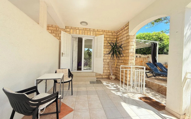 Appartamento Olive Garden Ac Wifi Hvar