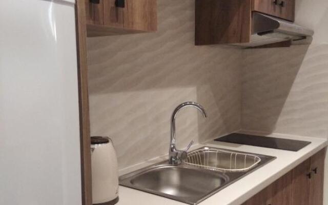 Lyristis Apartments Plus