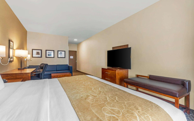 Comfort Suites