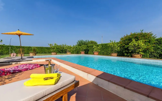 Villa Pallina With Pool