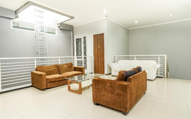 RedDoorz near Surabaya Zoo