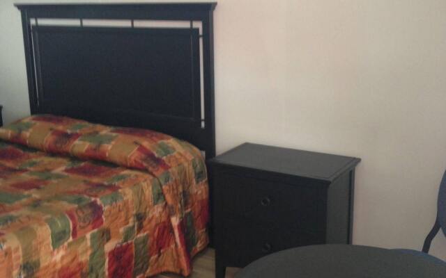 New Plaza Motel