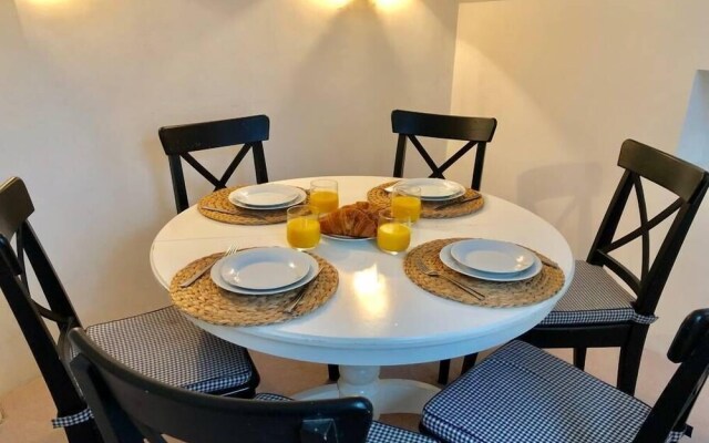 Victoria Station Apartment