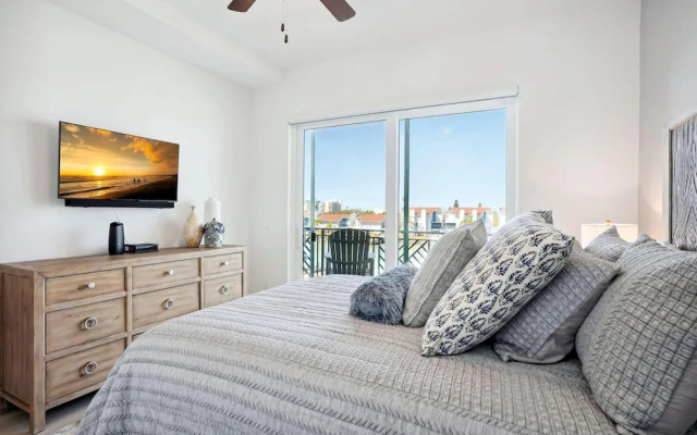 The Harbor Condo 305 - Premier