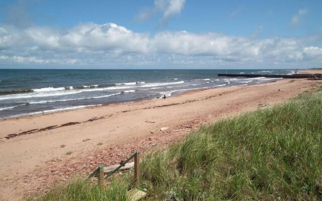 Points East Beach Motel