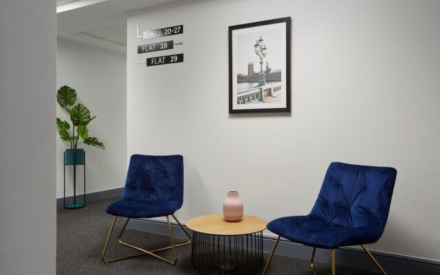 Reading Central Serviced Apartment by Viridian Apartments
