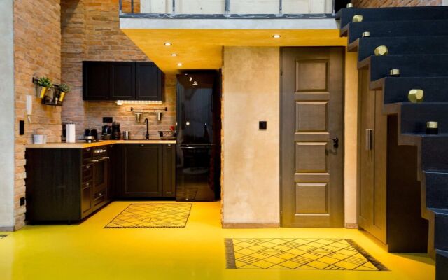 Bright Warwick Chambers Apartment