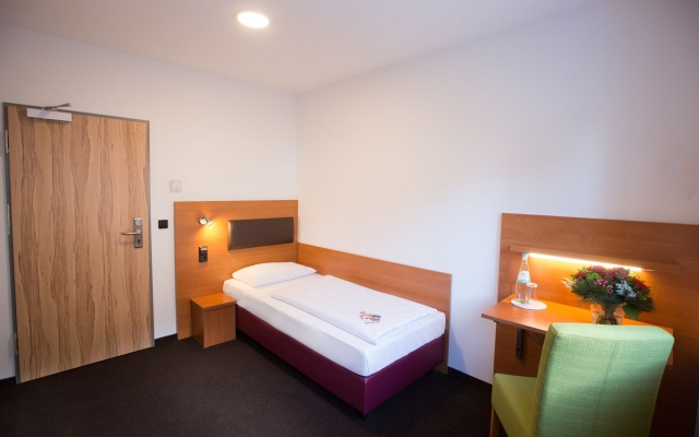 Garner Hotel Stuttgart - Zuffenhausen by IHG