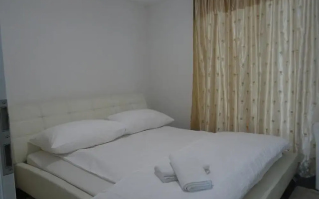 Euro Apartment