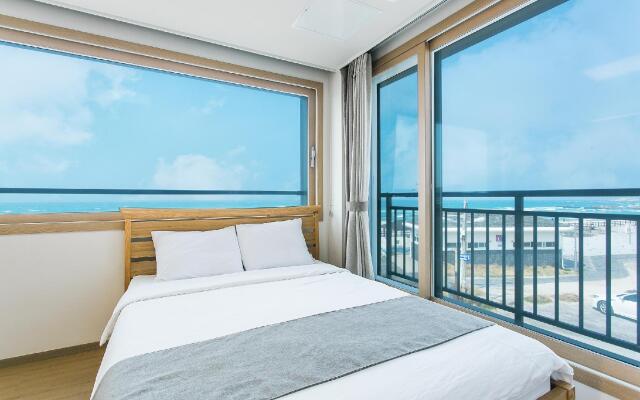 Jeju Kwakjigillgaon Pension