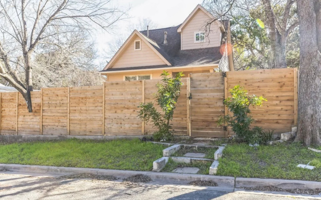 Retreat in Bouldin Creek Walkable to Restaurants