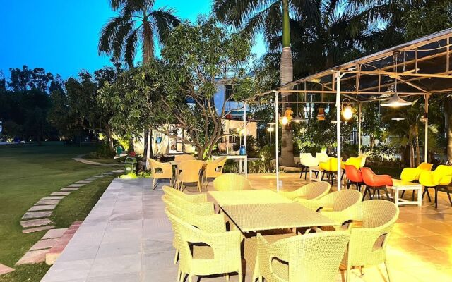 Green Leaf Cafe And Home Stay
