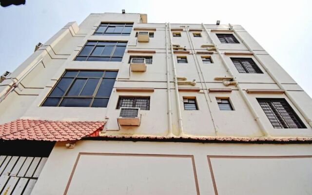 Goroomgo Elite Inn Ultadanga Kolkata
