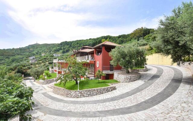 Villa Rosaria con spa e piscina interna