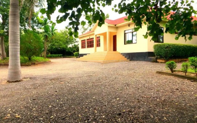 Mikumi Resort Hotel
