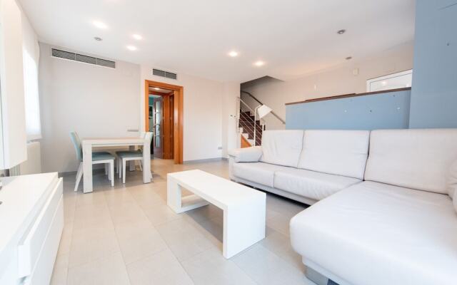 HomeHolidaysRentals Royal
