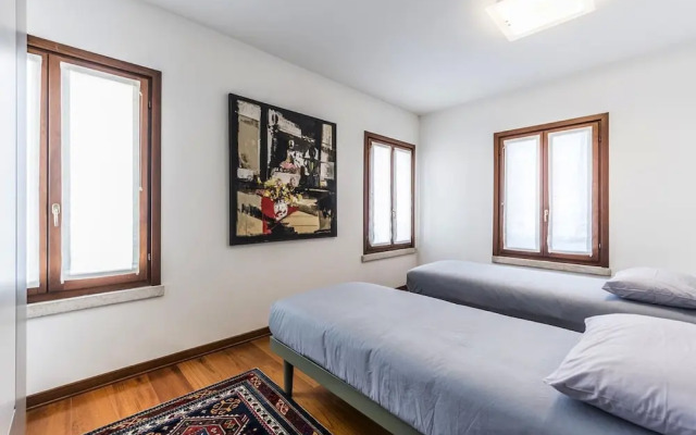 Carmini  Palace Canal View