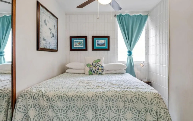 Luxury Oceanview Punaluu Condo