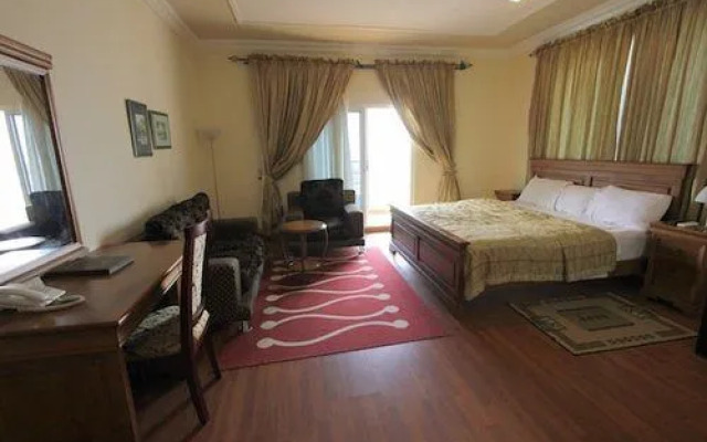 Peninsula Hotel & Towers