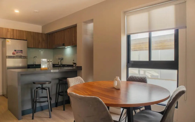 w Astounding 1BR in San Isidro