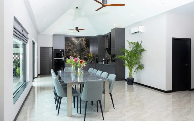 Villa Waree minutes to City and Beach