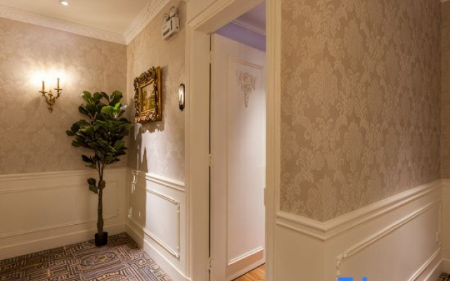 Haikou Monet Garden French Light Luxury Hostel (Qilou Old Street)
