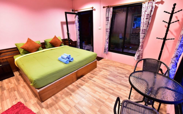 Chomlay Room & Restaurant