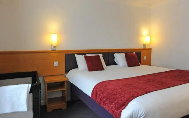 Premier Inn Blackburn North West