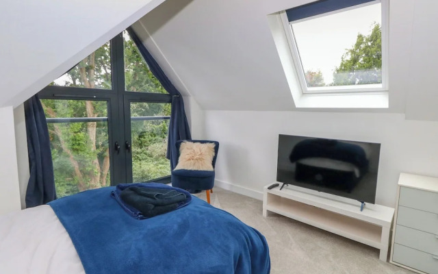 66A Danecourt Road