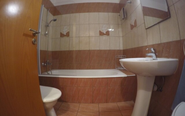 Aristo Villa