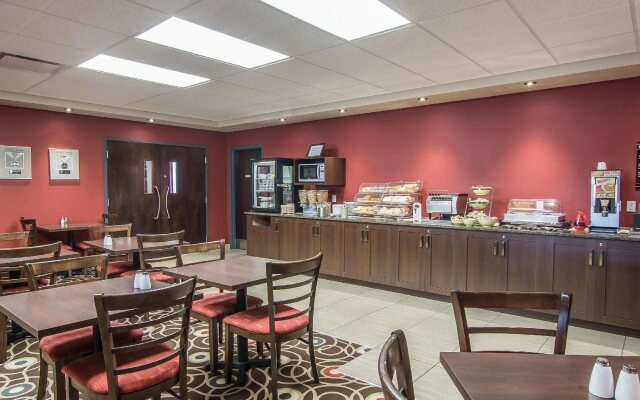 Quality Inn & Suites Victoriaville