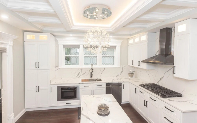 4 BDR Lake Geneva Estate Across From Beach!