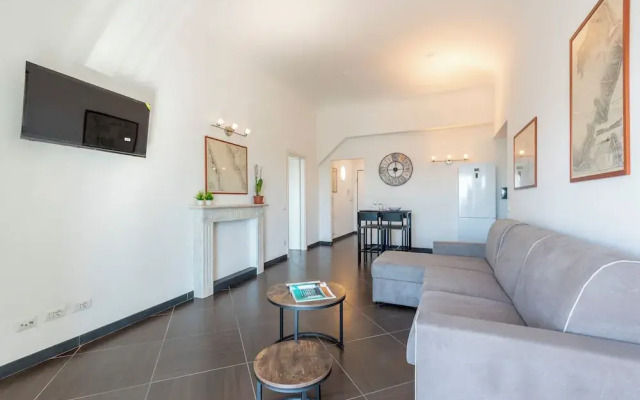 Sea View Apartment Next To Acquarium