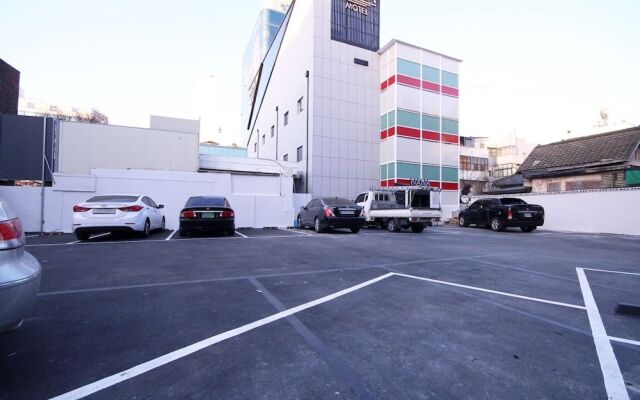 Daegu Dongseong-ro Nana