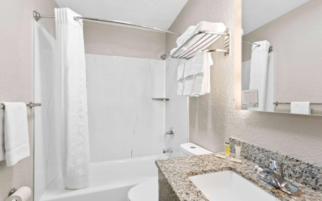 Super 8 by Wyndham Elizabethtown