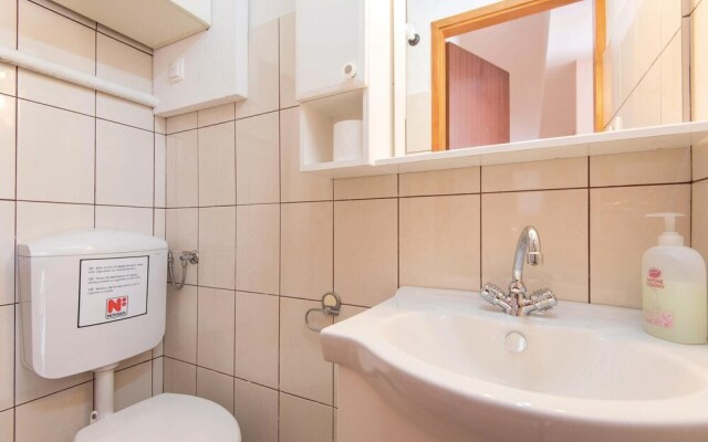 Awesome Home in Nova With Wifi and 4 Bedrooms