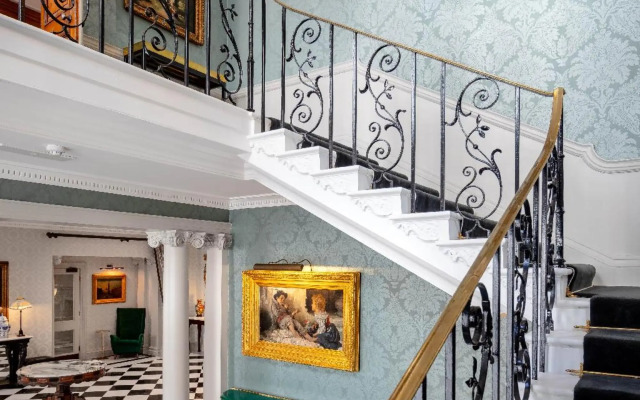 No. 30 Knightsbridge