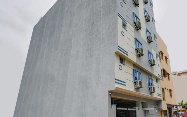 Moon Light Hospitality by OYO Rooms