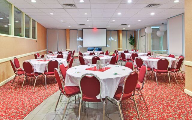Holiday Inn Peterborough-Waterfront, ON by IHG