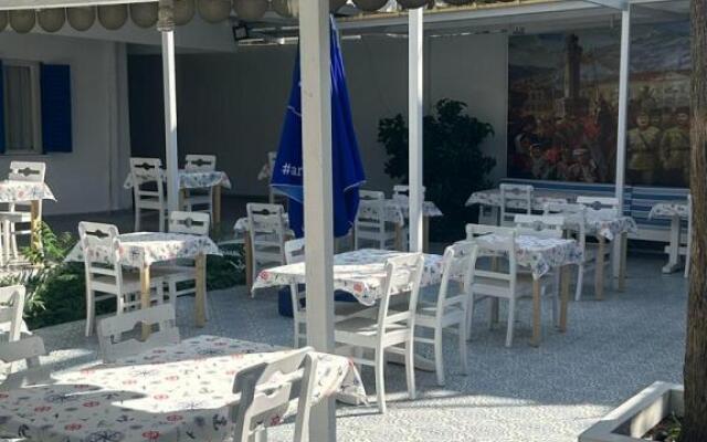 Otel  A