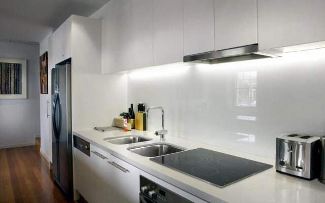 Sullivans Cove Apartments