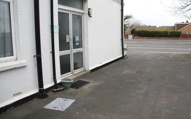 Dove Court Mini Lodge