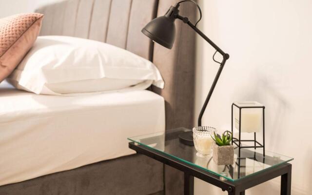 Luxury Rooms With Balcony