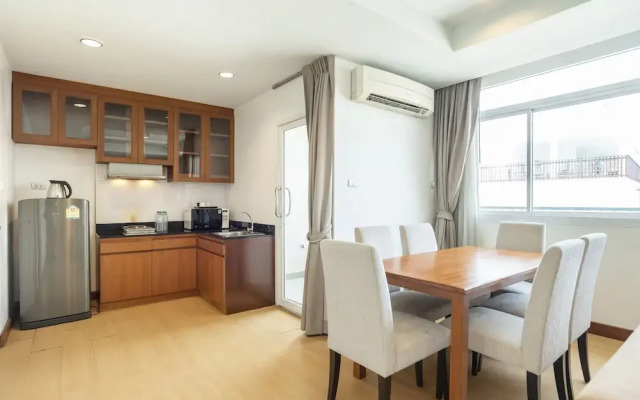 The Lavish Residence by Favstay
