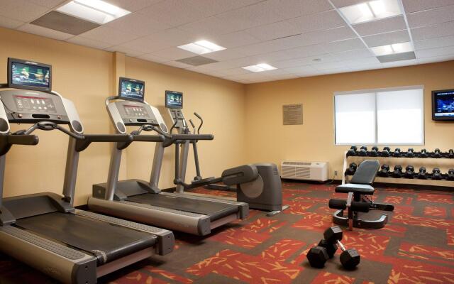Courtyard by Marriott Bakersfield