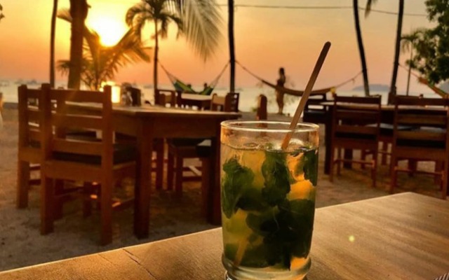 Café de Playa Beach Front Hotel